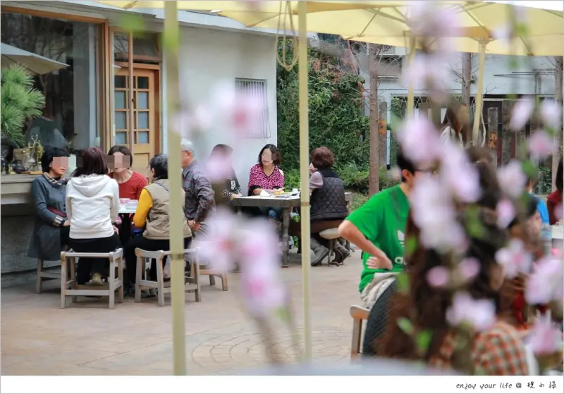 [雲林] 巷弄裡的祕境：『虎尾厝沙龍』，一個藝術與人文的完美空間　請找一個屬於妳的角落看本書。