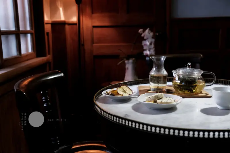 虎尾厝沙龍 獨立書店，閱讀時間裡的風景，佐上優雅的一壺一杯飲。雲林咖啡廳/品茶【男子的日常生活】