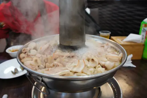 高雄國美館之米開朗基羅&左營劉家酸白菜鍋