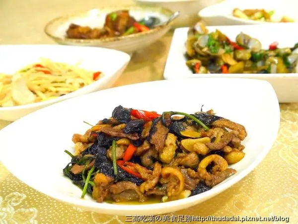 [下飯食記] 苗栗－鄉園客家小館~朕..吃了四碗白飯