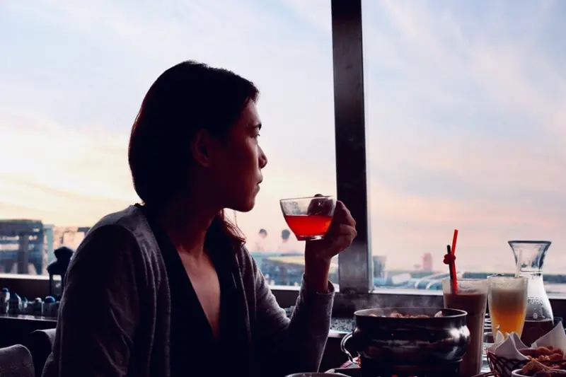 桃園景觀餐廳/龍潭白圍牆，乳姑山賞視野遼闊的夜景，最遠可看到台北101 - Ann‧榜哥‧生活事務所