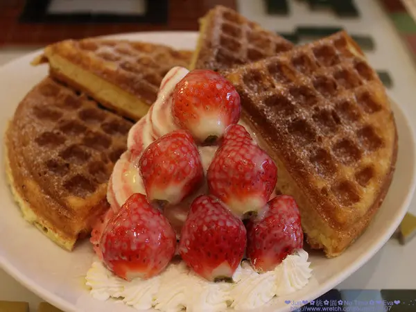 【食記】oO。。桃園　No Time　下午茶、攝影、旅人　店長真的是年輕有為，而且整家店充滿了攝影的熱忱！。o○。