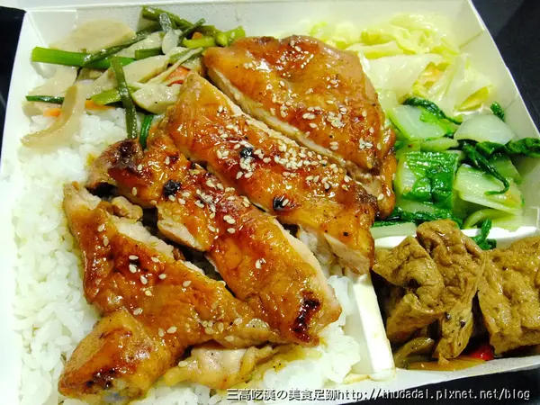 [便當食記] 新竹~伊村燒肉飯－雞腿、燒肉、雞排 (南大店)
