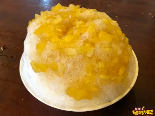 阿忠冰店菜單價位大公開！新鮮熬煮必點的古早味鳳梨冰~招牌綜合豆花、鳳梨冰。