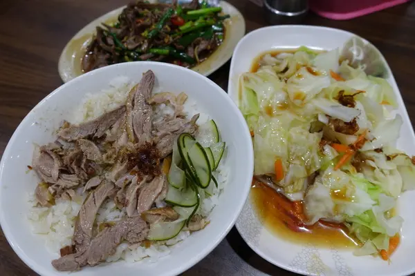 (胖樺食記)新竹城隍廟口排隊必吃美食「廟口鴨香飯」/在地人推薦的好吃鴨肉飯/下水/鴨翅