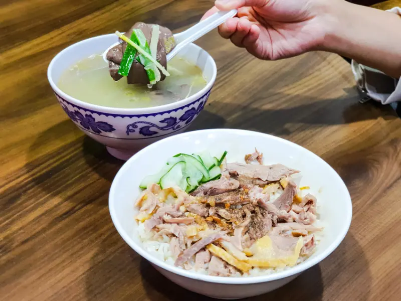 新竹北區｜廟口鴨香飯-大排長龍重口味鴨肉飯，超獨特醬料