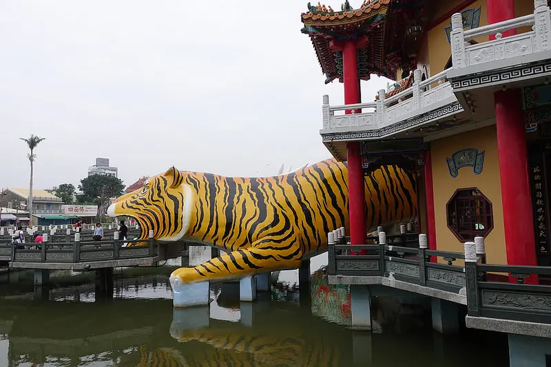 (胖樺遊記)高雄左營必訪景點「蓮池潭風景區」/歷史人文觀光好去處/龍虎塔/春秋閣/半屏山/高雄孔廟