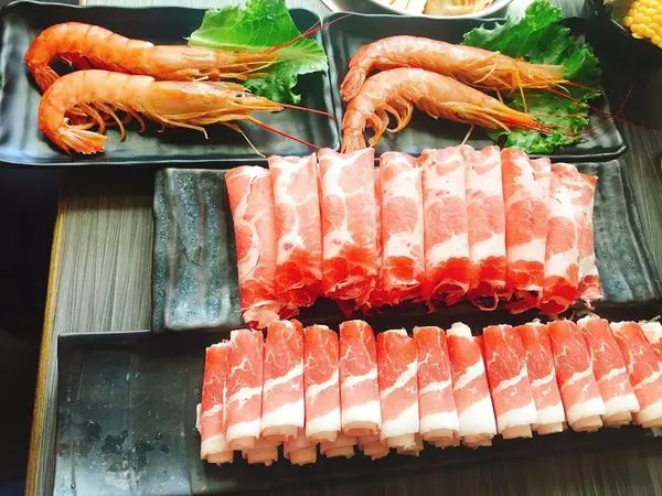 桃園藝文特區美食【鮮友火鍋商業套餐】最新推出平日限定超值商業套餐199不用服務費/8月底前加碼送天使紅蝦/CP值超高的商業午餐