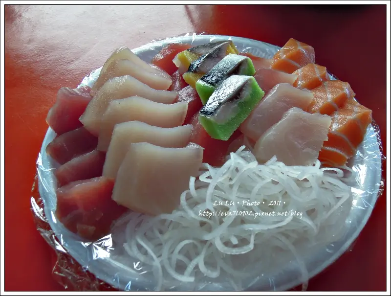 【2011‧候鳥南飛】墾丁‧輝哥生魚片‧不吃會後悔‧超推!!