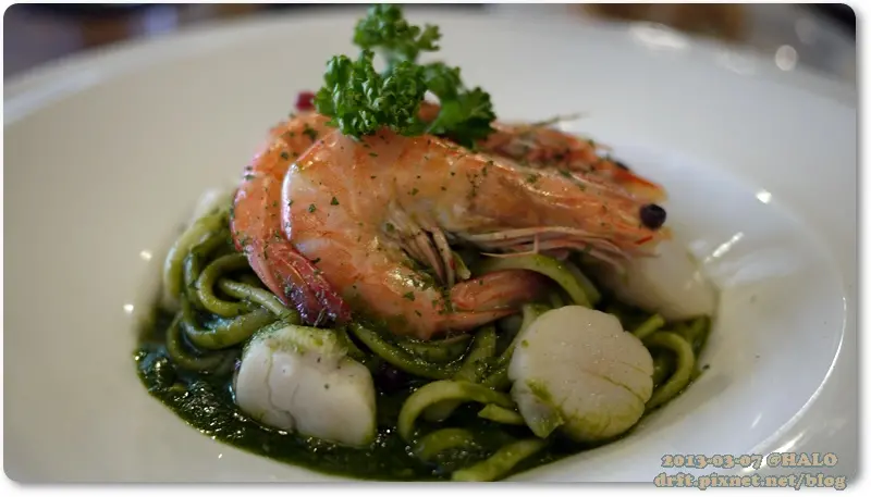 2013♥PASTA #7[桃園]HALO光圈主題餐廳～干貝鮮蝦青醬麵