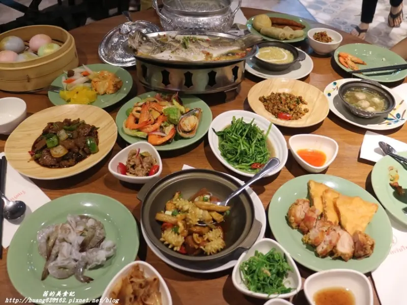 【桃園美食】桃園泰式料理吃到飽推薦『泰味館泰式料理-桃園愛買桃園店』月亮蝦餅、打拋豬、檸檬魚....無限供應 現點現炒