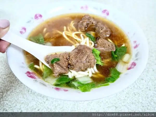 新竹南寮/東大路掲家牛肉麵/眷村風味牛肉麵，新竹在地小吃，有爸爸的味道。