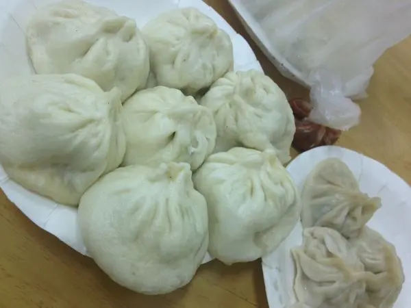 [今日宵夜] 新竹蕭記小籠包 蒸餃 豆沙包 巷弄裡的晚餐宵夜 