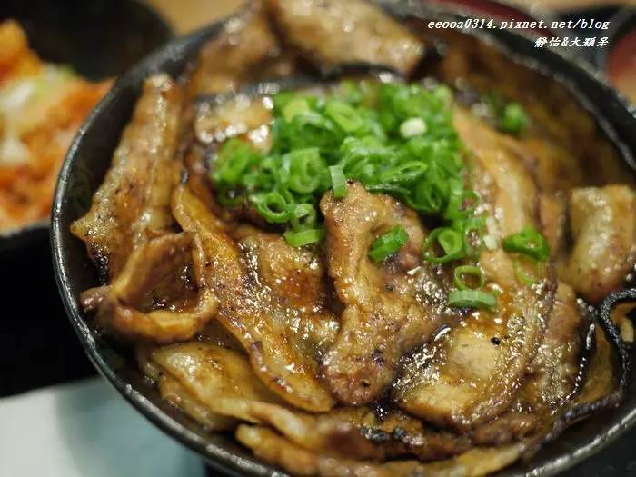 【台北信義威秀】超值美味燒肉丼~大口吃肉好滿足♥燒丼株式會社♥