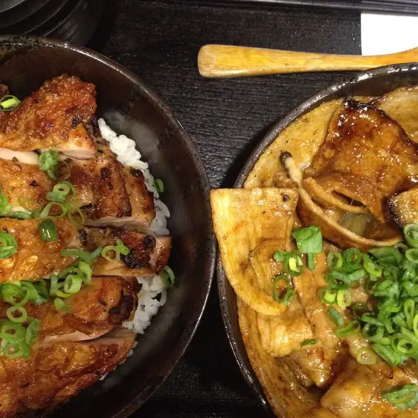 【食記∥台北】燒丼株式會社 捷運台北101世貿站ˍ隱藏在台北信義威秀美食街的排隊名店ˍ愛食肉滿足口慾的天堂