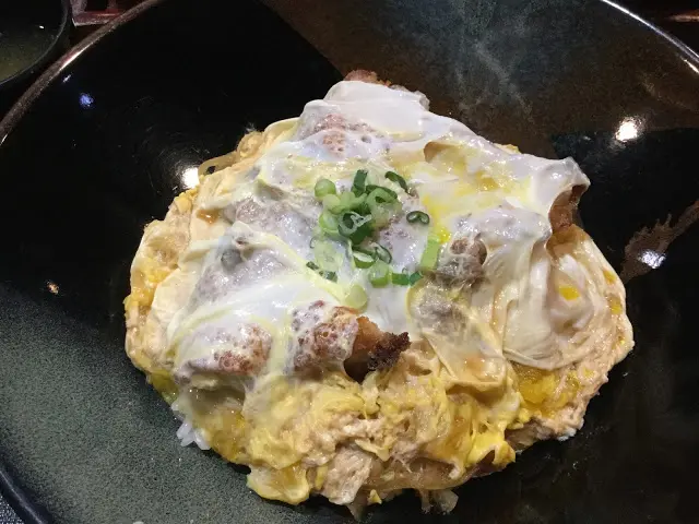 [食記] 新竹。家竹亭。豬排蛋花飯(護城河旁、文化街)