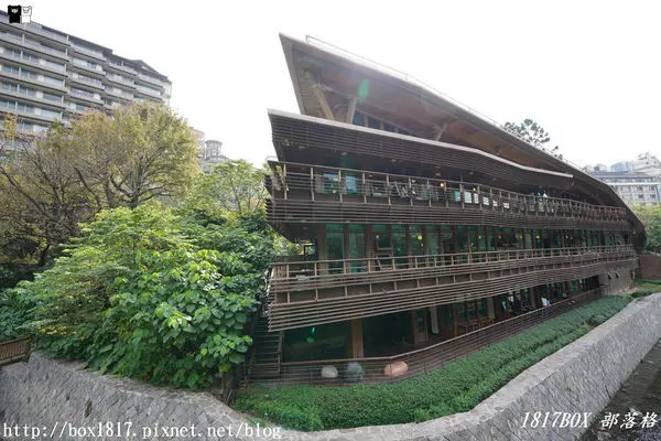 【台北。北投】北投圖書館。臺北市立圖書館 北投分館。臺灣首座綠建築圖書館