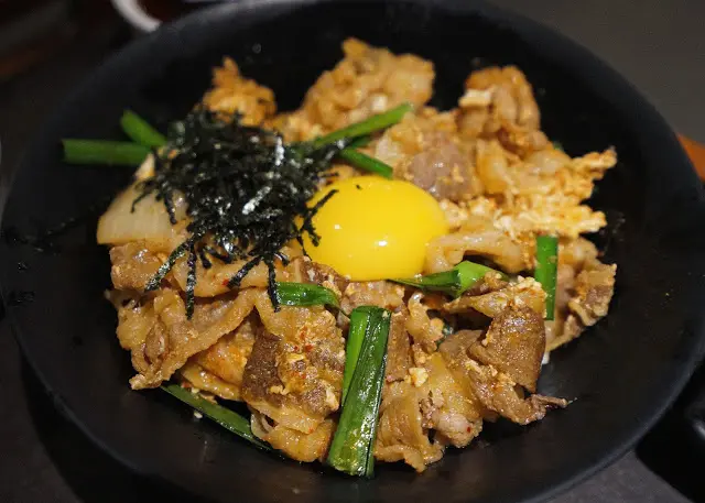 [食記] 新竹 丼飯店。菜色選擇眾多、高CP值日式定食! (近食品路/孔廟廣場)