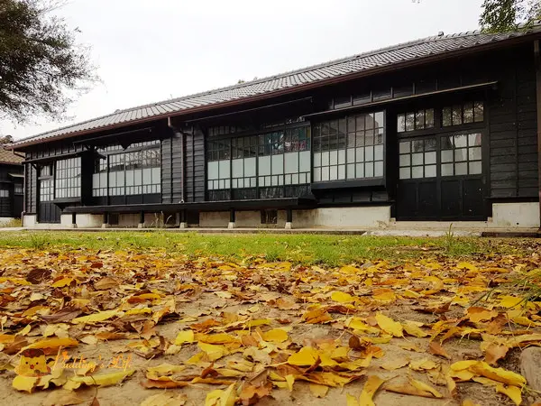 【苗栗旅遊】苑裡-日式風格歷史建築物《山腳國小》~日治後期宿舍群