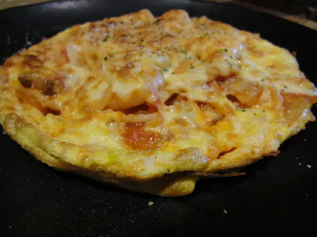 (美食~台中) 無敵家義泰料理 ~ 比薩+蛋餅+麵=??? 創意怪怪美食! (大食代)