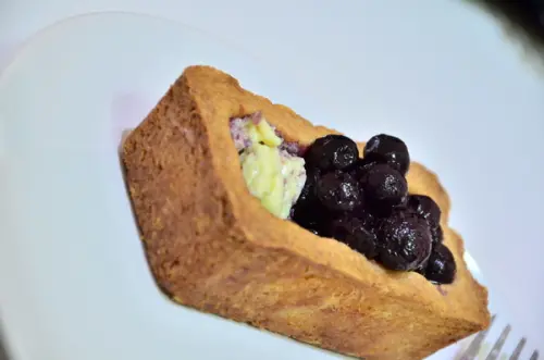 剛好經過就被吸引住了---爆料奶酪(閱讀店)