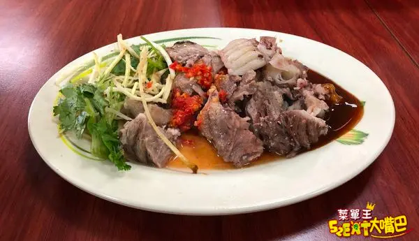 三義美食客家麵》賴新魁麵館菜單價位大公開！陪伴在地人60年的客家美食~推薦豬頭肉、客家粄條、骨肉湯。