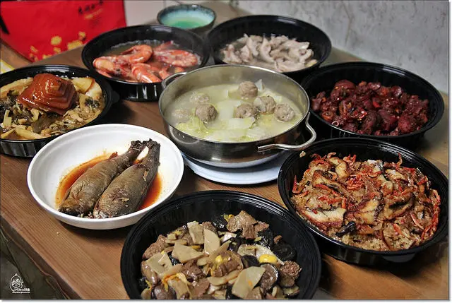 『團購美食』2015年菜訂了沒！？只要蒸熟即可食，方便又豐富美味-高雄大宅門干鍋鴨頭年菜宅配送到府服務