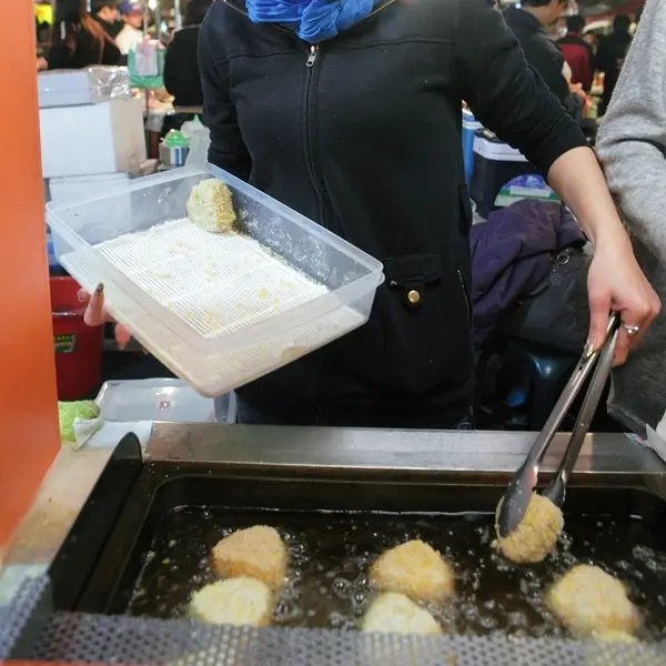 金本丸日式炸飯糰 (輔大花園夜市)