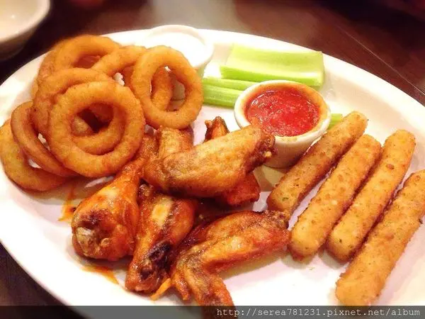 【食記 桃園中壢Lazy Bird美式料理】 最愛餡料爆炸的漢堡 二訪餐點種類多更多