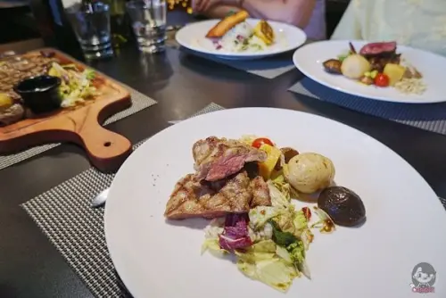 [食記/桃園中壢]班格斯西式餐館Bangles Bistro 選用美國PRIME頂級牛排 吃的到世界各地超專業的飯店級食材 中壢商業聚餐包場的第一首選