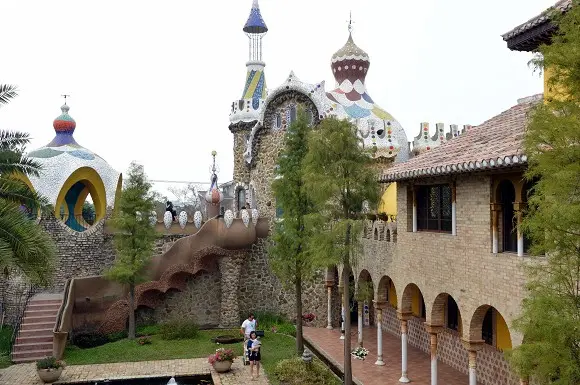 免出國也能感受西班牙風情~~摩爾花園