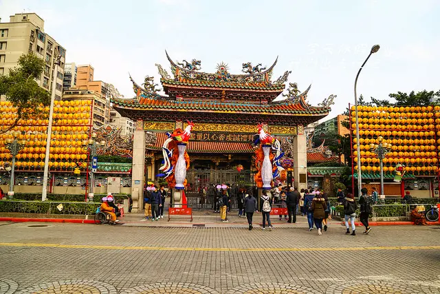 [ 台北⊙萬華區]艋舺龍山寺。國家二級古蹟.全台灣 10大熱門廟宇之一