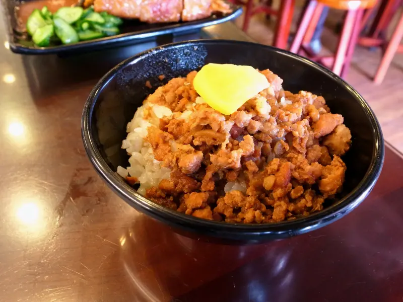 GRD4日誌---25022013 尋訪五大魯肉飯其一：龍凰號