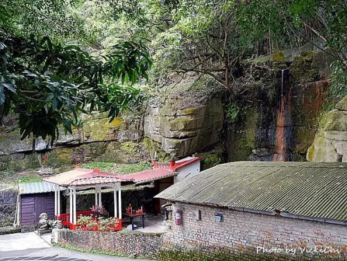 拜訪溫泉守護神：北投不動明王石窟