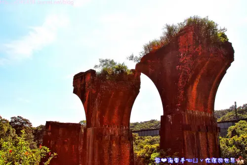 【苗栗旅遊】龍騰斷橋♥紅色斑駁的磚造鐵道橋樑，彷彿像是沉思的老爺爺般
