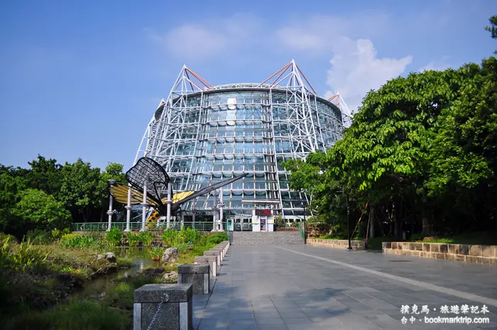 不但來到了熱帶雨林，而且看到了亞馬遜河魚：國立自然科學博物館植物園