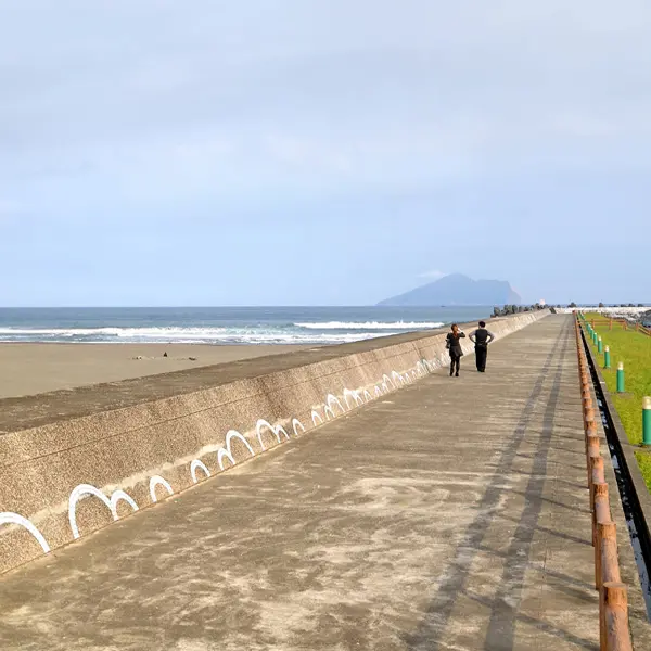 烏石港堤防步道