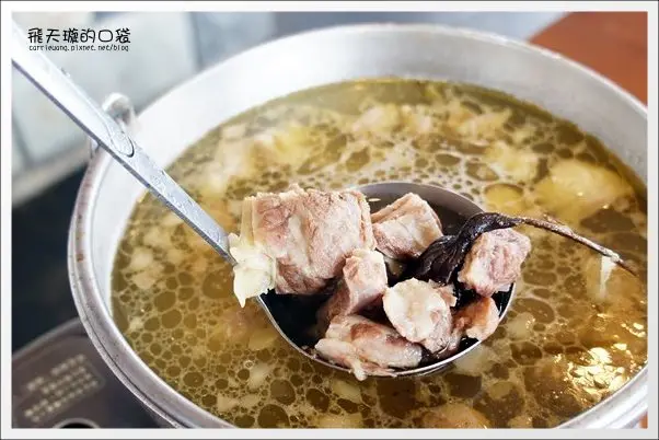 【清境美食推薦】魯媽媽雲南擺夷料理。喝了會暖呼呼的牛肉趴呼湯~