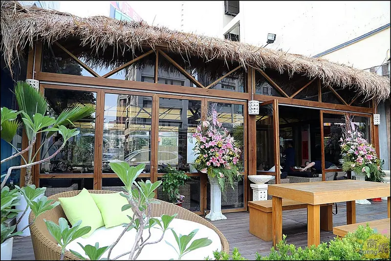 台中公益路美食。路德威手工啤酒餐廳。不必出國就能享受峇里島風情與美食。朋友聚會好所在。三訪