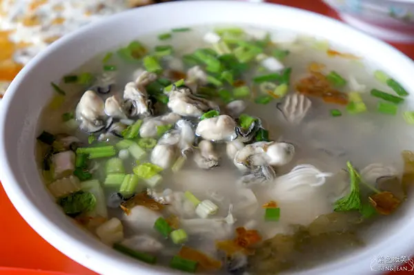 ▋金門美食小吃▋ 金道地蚵仔麵線~滿滿的蚵仔多到像是不用錢