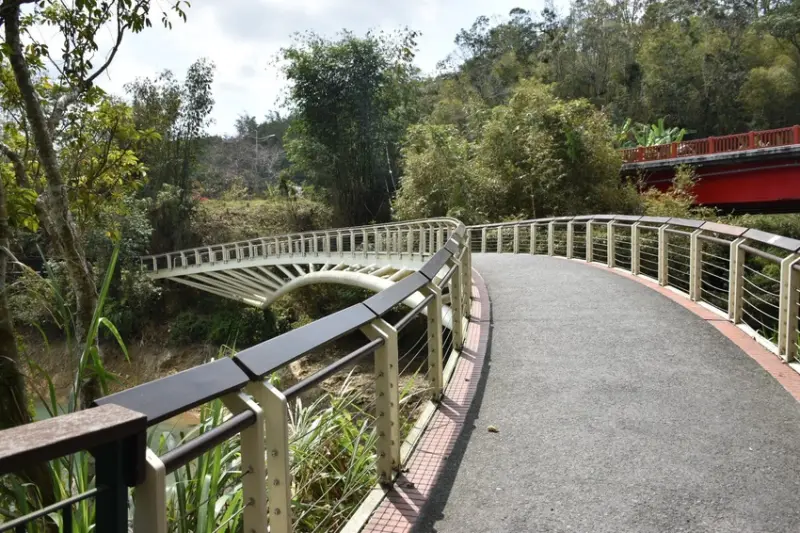 跟著胡迪船長旅遊去🎒-日月潭的水社自行車步道