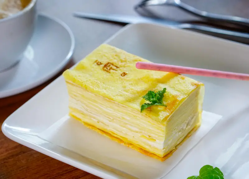 [高雄]鬲离咖啡館-超有氣質!潮翻天千層書本蛋糕 北高雄超夯聚會餐廳 高雄下午茶推薦 - 美食好芃友