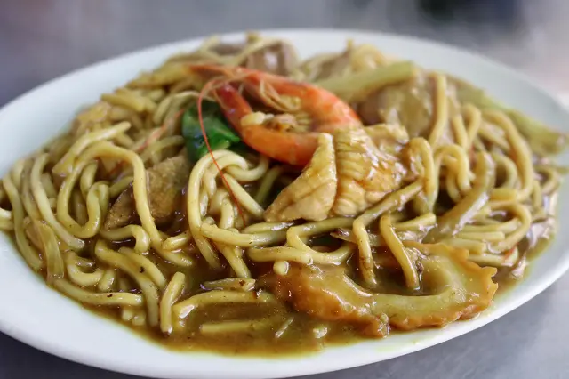 【基隆美食】阿華炒麵-基隆廟口排隊人氣小吃 什錦咖哩炒麵