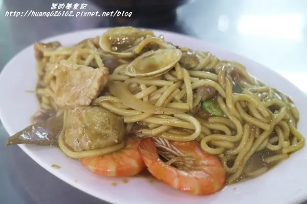 【基隆廟口美食】終於讓我品嚐到基隆必吃『阿華炒麵』什錦咖哩炒麵/什錦炒麵/什錦湯