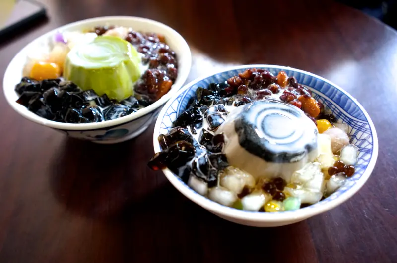 『景點旅遊』桃園大溪 和平老街必吃和風手工豆腐酪每次都吃不膩的美味 榕樹下老阿伯滷味 觀音靈廟拜拜 『文末有詳細交通資訊』