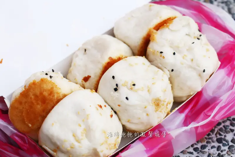 南機場夜市美食｜鈺師傅上海生煎包，皮脆多汁，買五送一超划算！菜單價位(捷運小南門站)