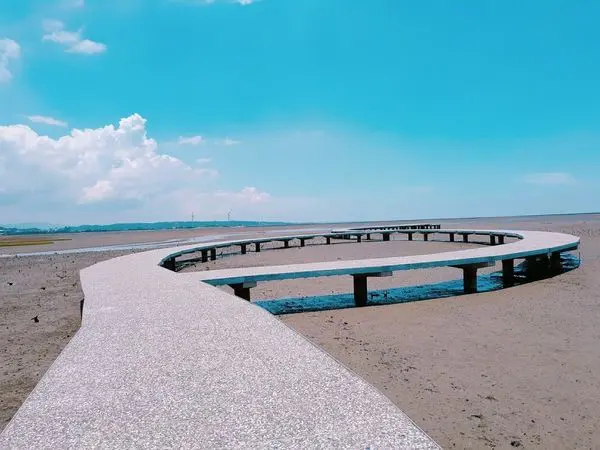 新竹秘境【香山濕地賞蟹步道】北台灣最新完成的心型石滬/香山濕地美山探索區觀看螃蟹大軍最佳大自然教室/香山景觀餐廳遇見林記美食阿母私房滷味