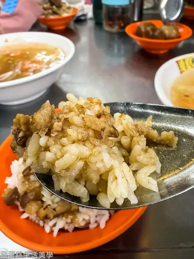 【基隆食記】吳家鐤邊趖 - 位在基隆廟口旁的人氣百年老店