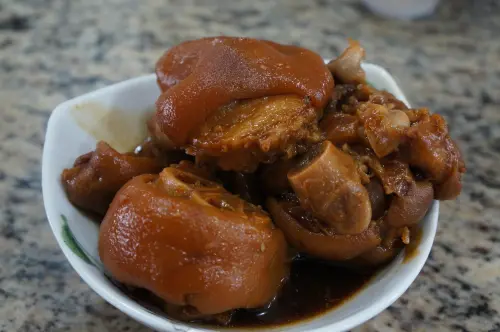 花蓮萬榮美食推薦-油而不膩的"滿妹豬腳"