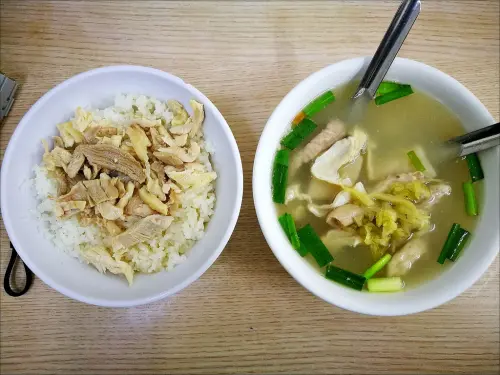 [嘉義] 郭家雞肉飯 文化路夜市火雞肉飯 聽說糯米大腸也是推薦必點